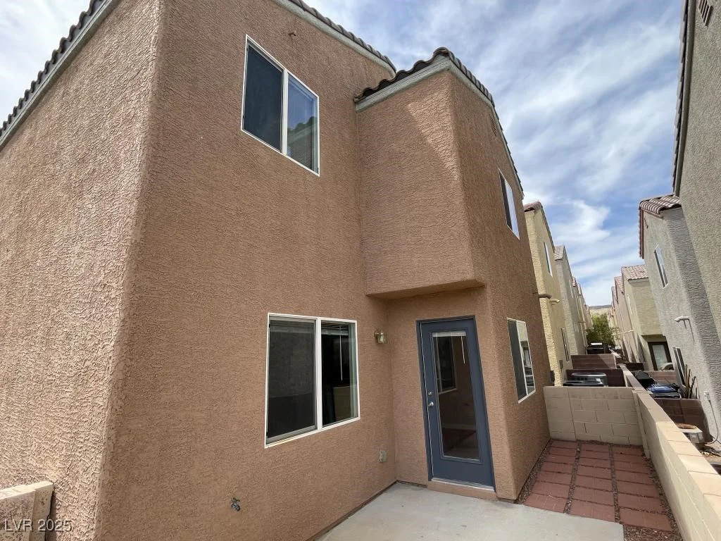 9056 Maycott, Las Vegas, NV 89148