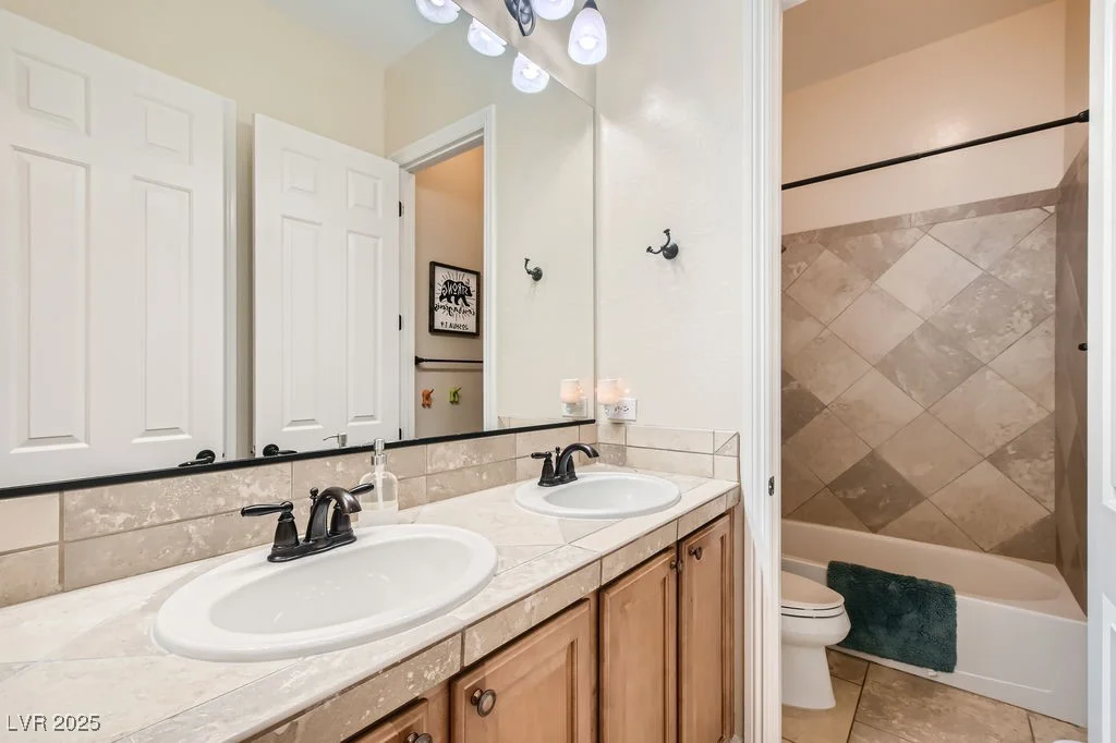 7513 Java Sparrow, North Las Vegas, NV 89084
