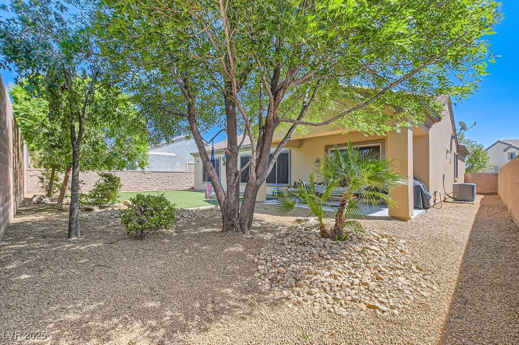 7513 Java Sparrow, North Las Vegas, NV 89084
