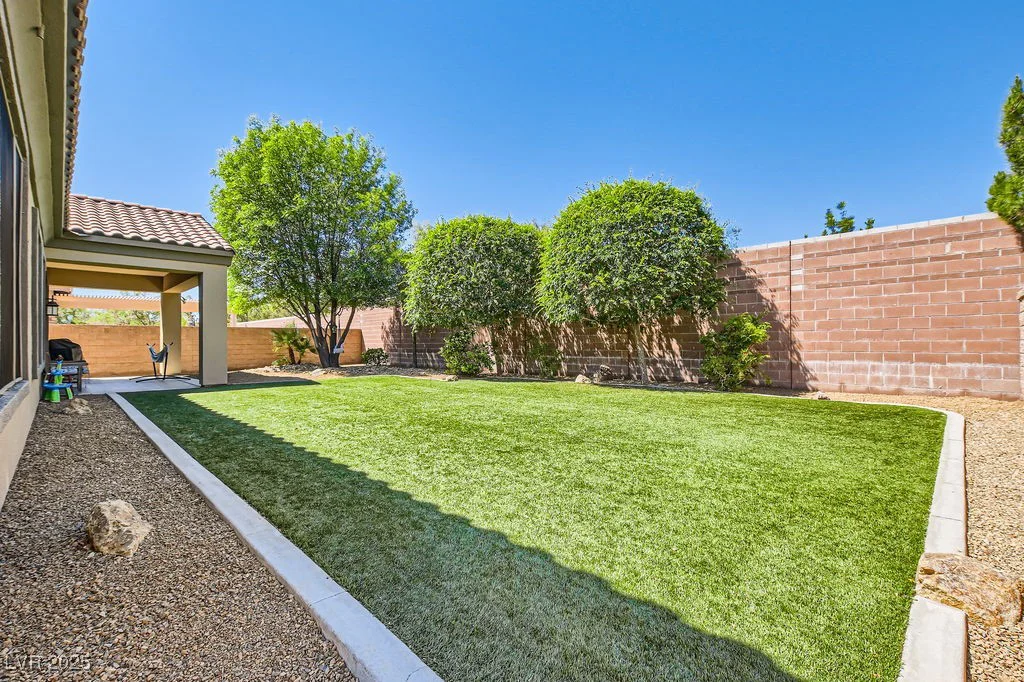 7513 Java Sparrow, North Las Vegas, NV 89084