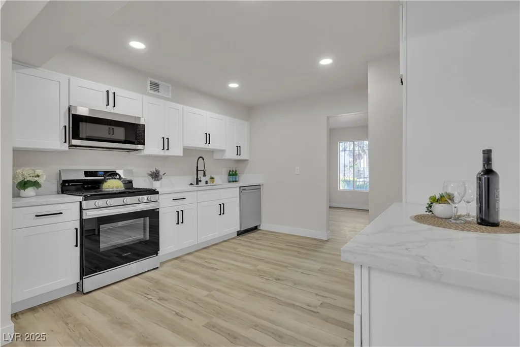 3916 Palos Verdes, Las Vegas, NV 89119