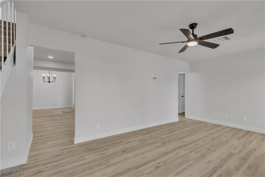 3916 Palos Verdes, Las Vegas, NV 89119