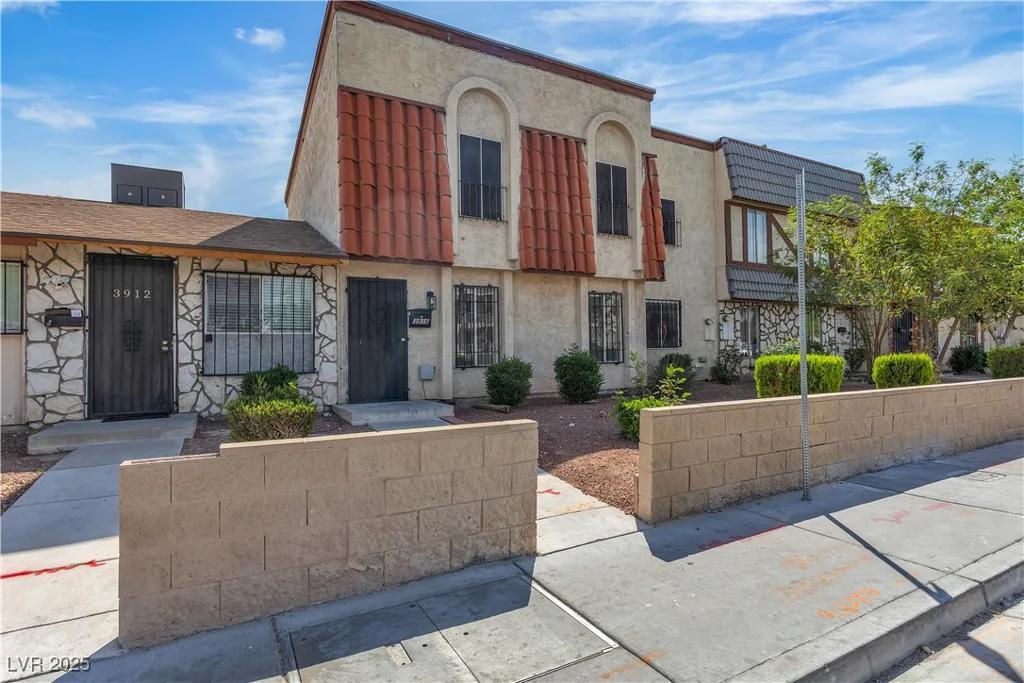 3916 Palos Verdes, Las Vegas, NV 89119
