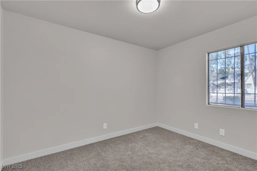 3916 Palos Verdes, Las Vegas, NV 89119