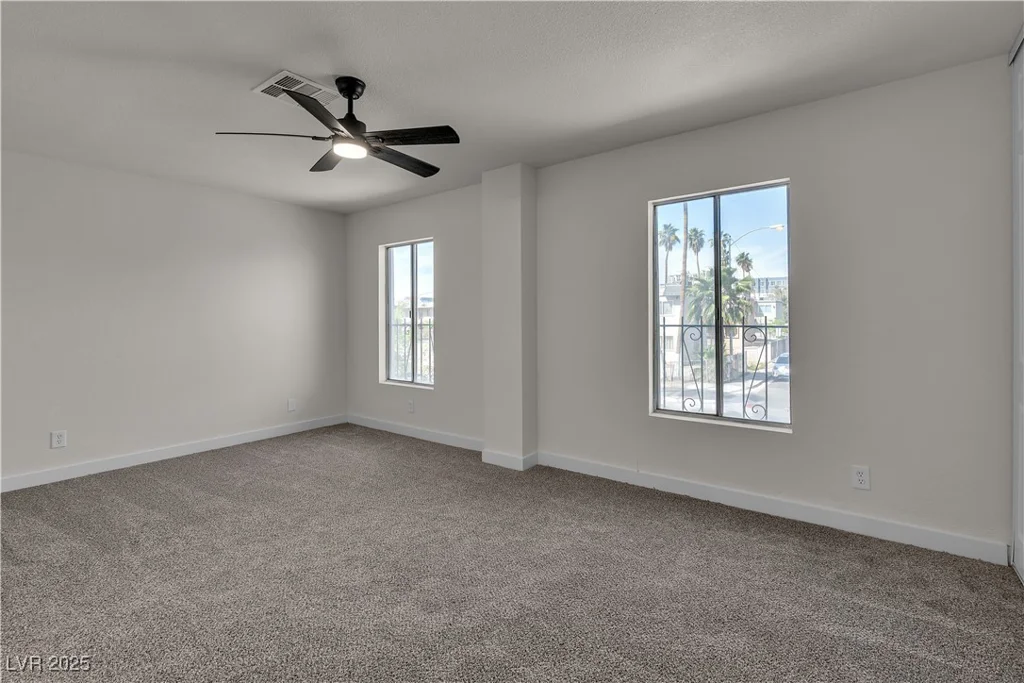 3916 Palos Verdes, Las Vegas, NV 89119