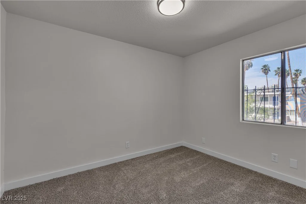 3916 Palos Verdes, Las Vegas, NV 89119