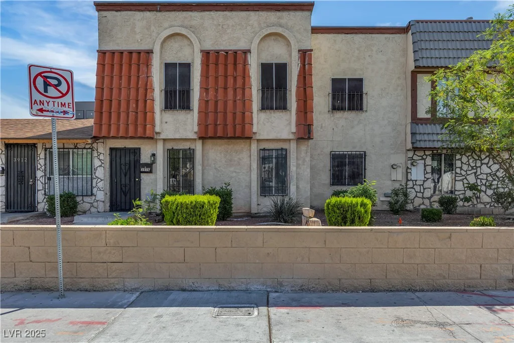 3916 Palos Verdes, Las Vegas, NV 89119