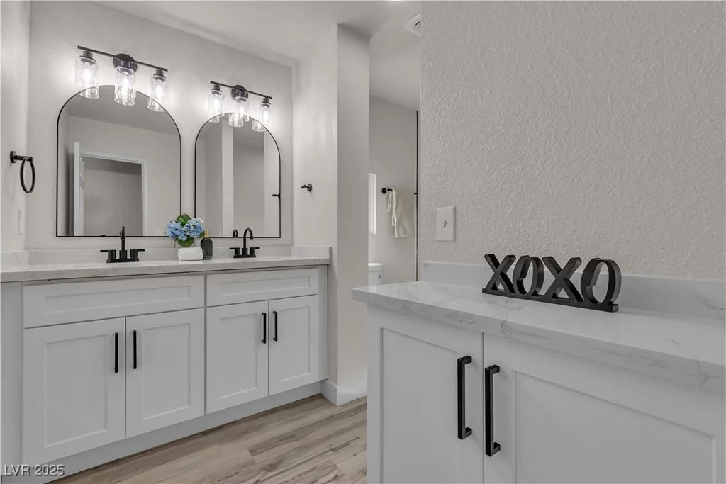 3916 Palos Verdes, Las Vegas, NV 89119