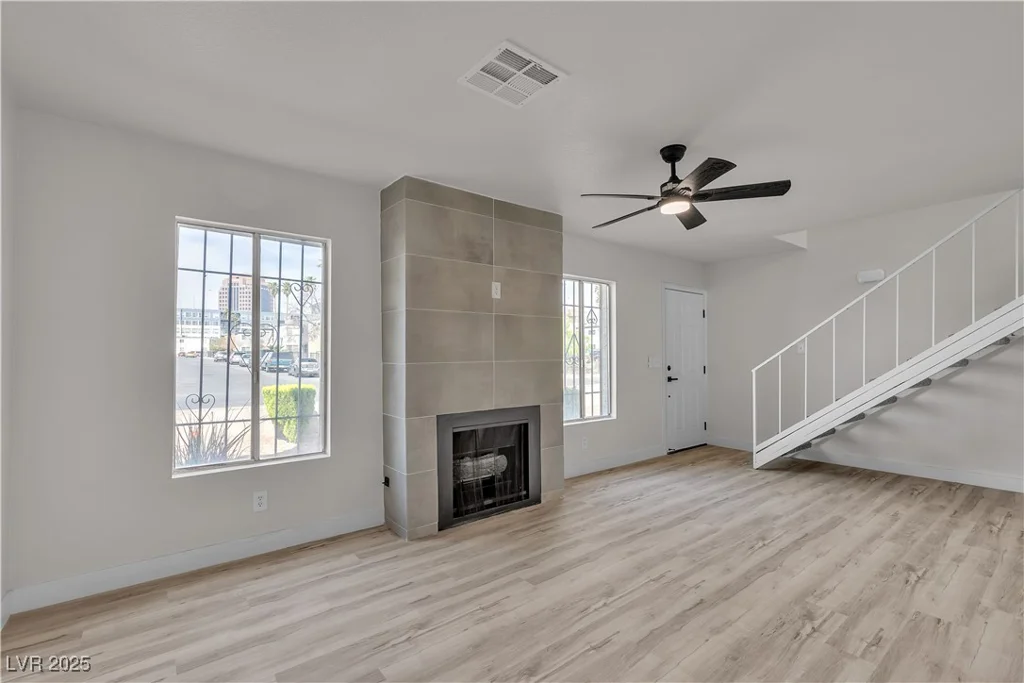 3916 Palos Verdes, Las Vegas, NV 89119