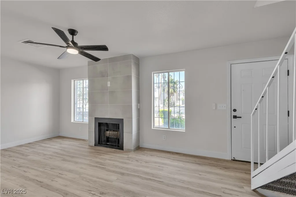 3916 Palos Verdes, Las Vegas, NV 89119