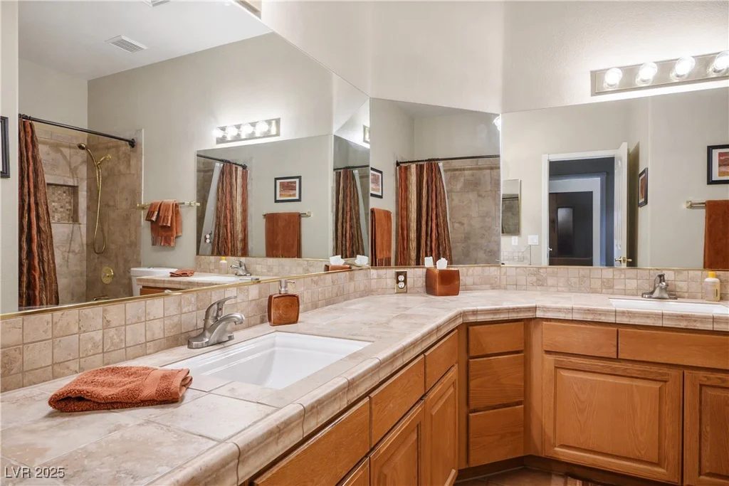 9104 Lazy Hill, Las Vegas, NV 89117