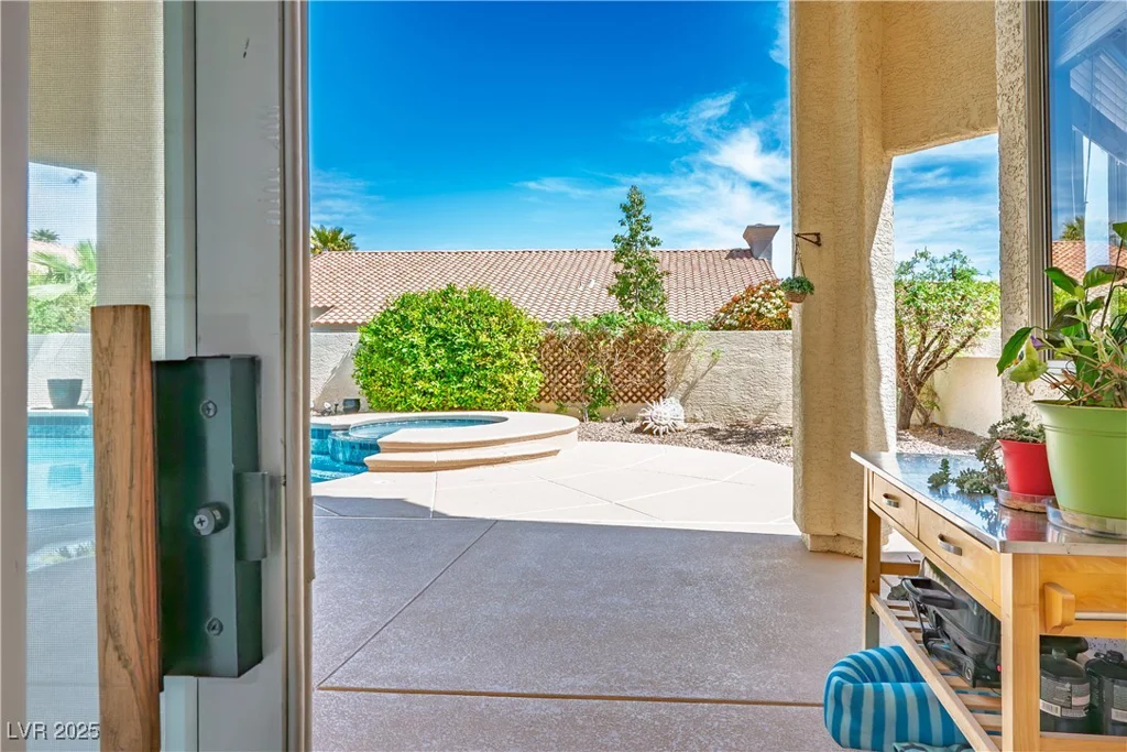 9104 Lazy Hill, Las Vegas, NV 89117
