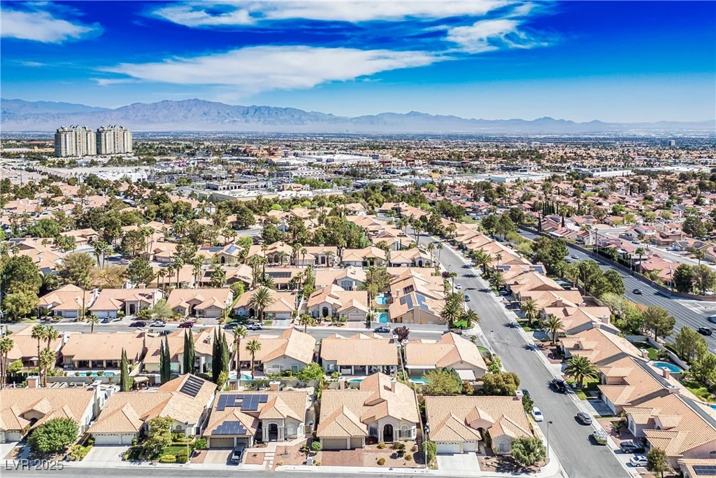 9104 Lazy Hill, Las Vegas, NV 89117