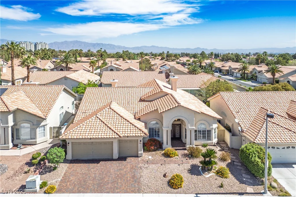 9104 Lazy Hill, Las Vegas, NV 89117