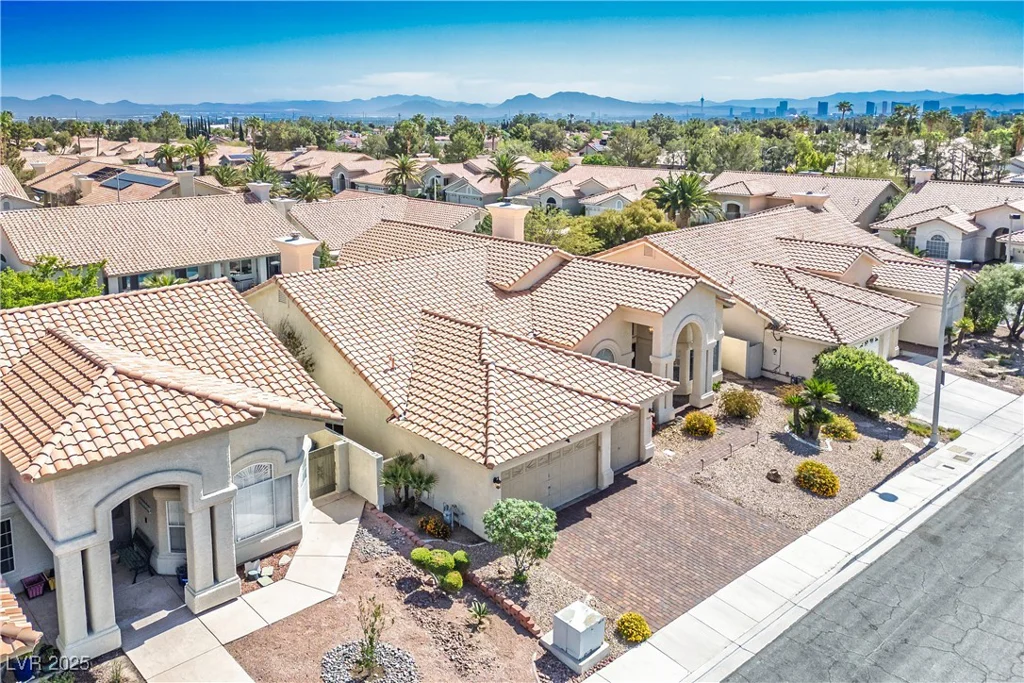9104 Lazy Hill, Las Vegas, NV 89117
