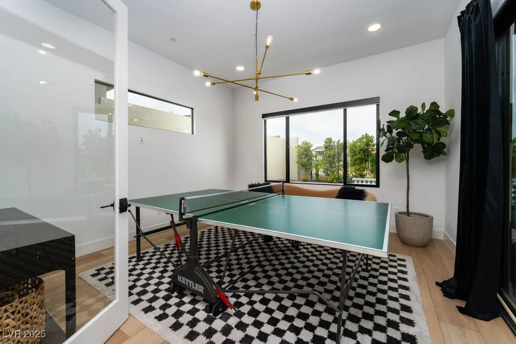 11990 Montague, Las Vegas, NV 89138