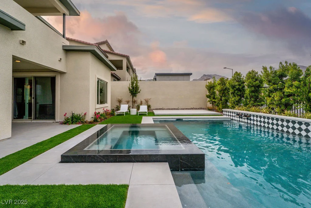 11990 Montague, Las Vegas, NV 89138