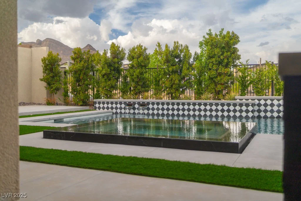 11990 Montague, Las Vegas, NV 89138