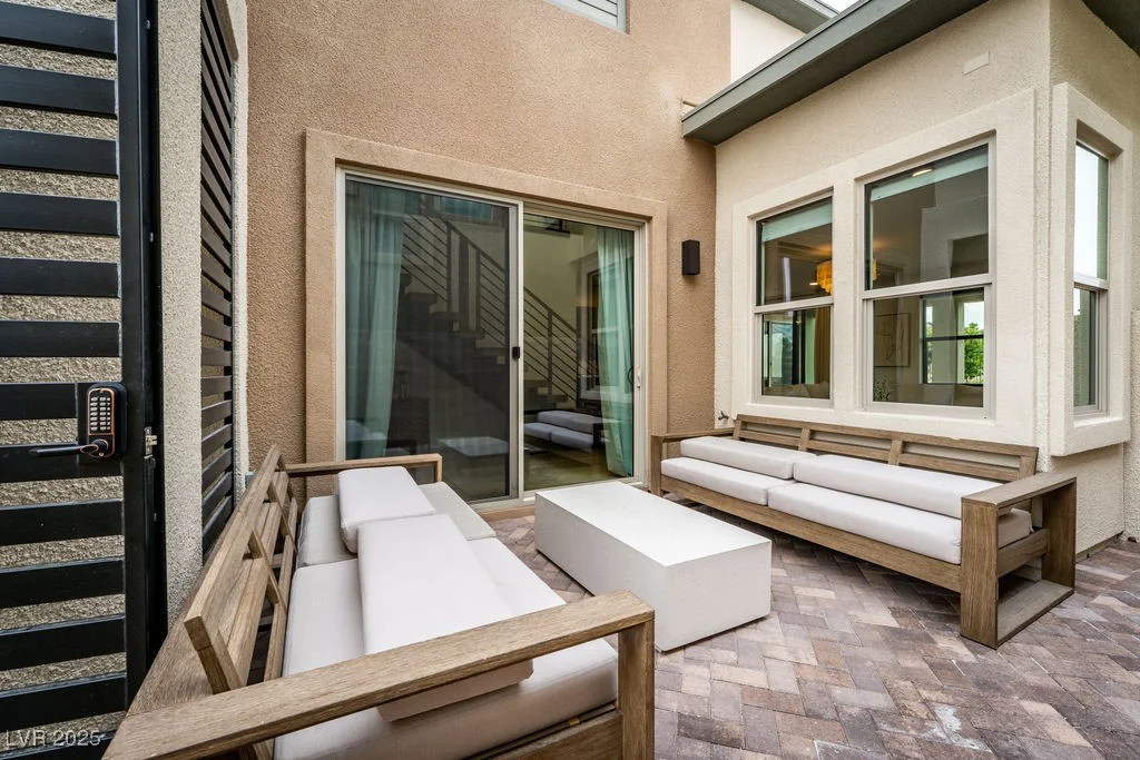 11990 Montague, Las Vegas, NV 89138