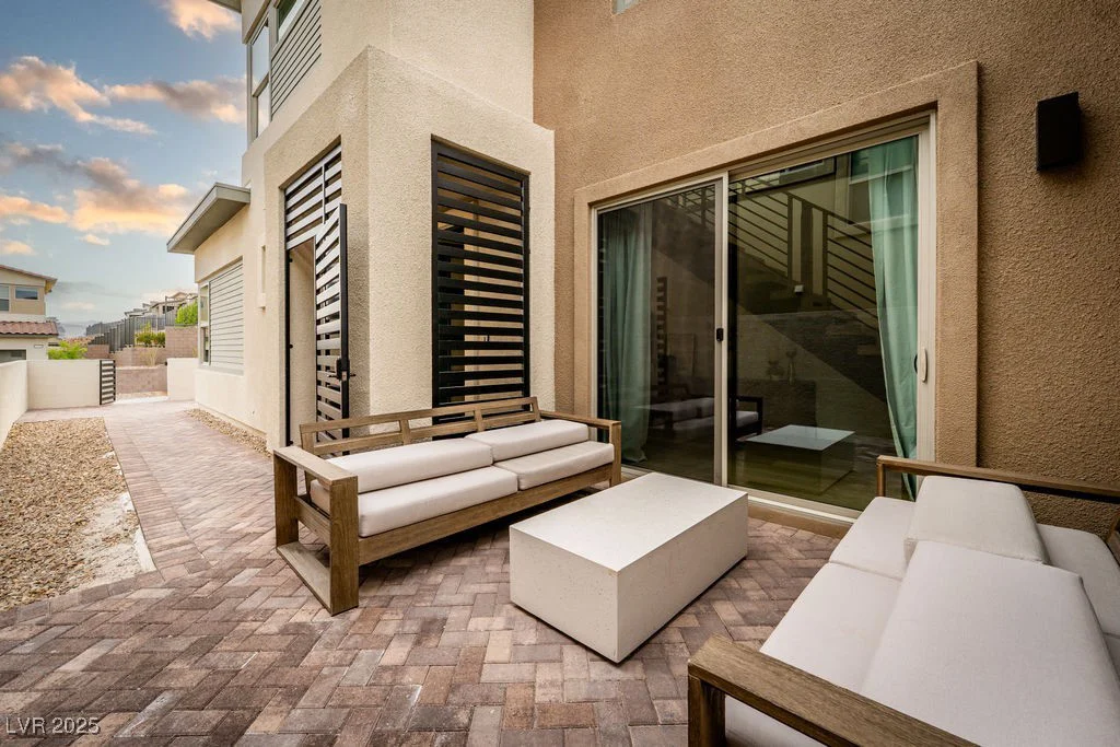 11990 Montague, Las Vegas, NV 89138