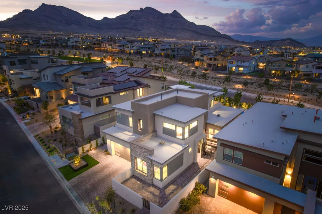 11990 Montague, Las Vegas, NV 89138