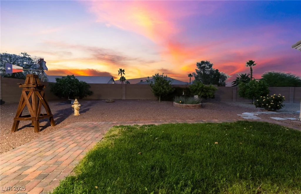 7711 Gracemoor, Las Vegas, NV 89149