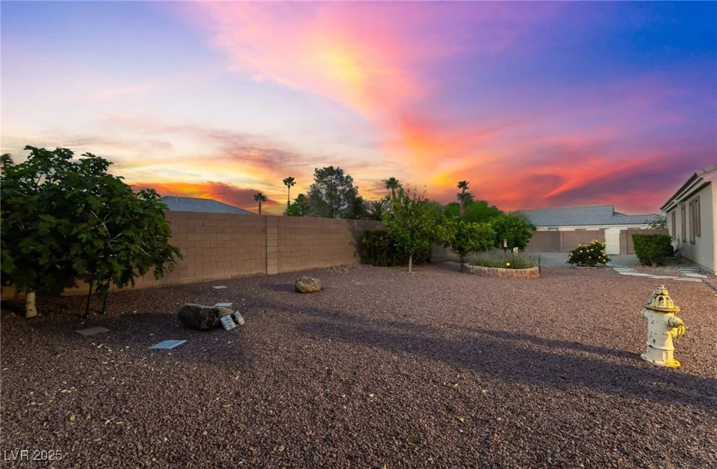7711 Gracemoor, Las Vegas, NV 89149