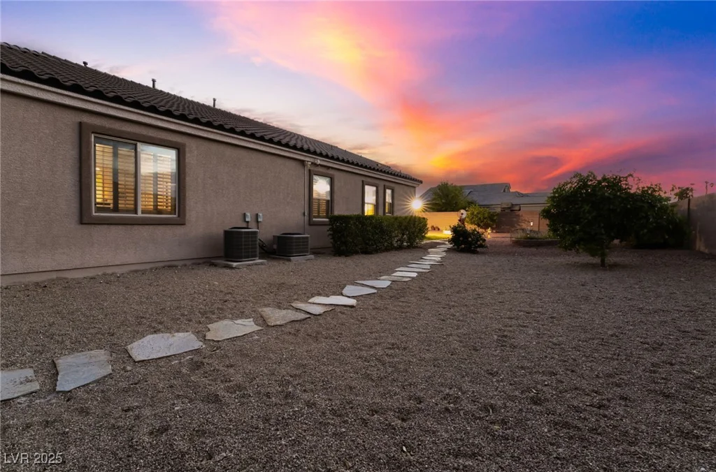 7711 Gracemoor, Las Vegas, NV 89149