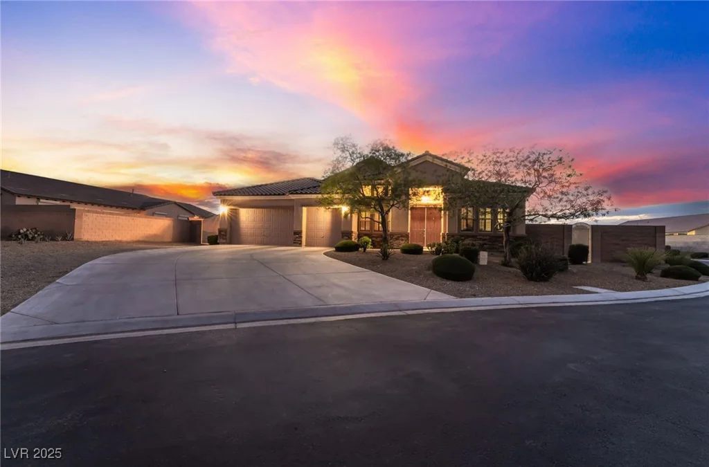 7711 Gracemoor, Las Vegas, NV 89149