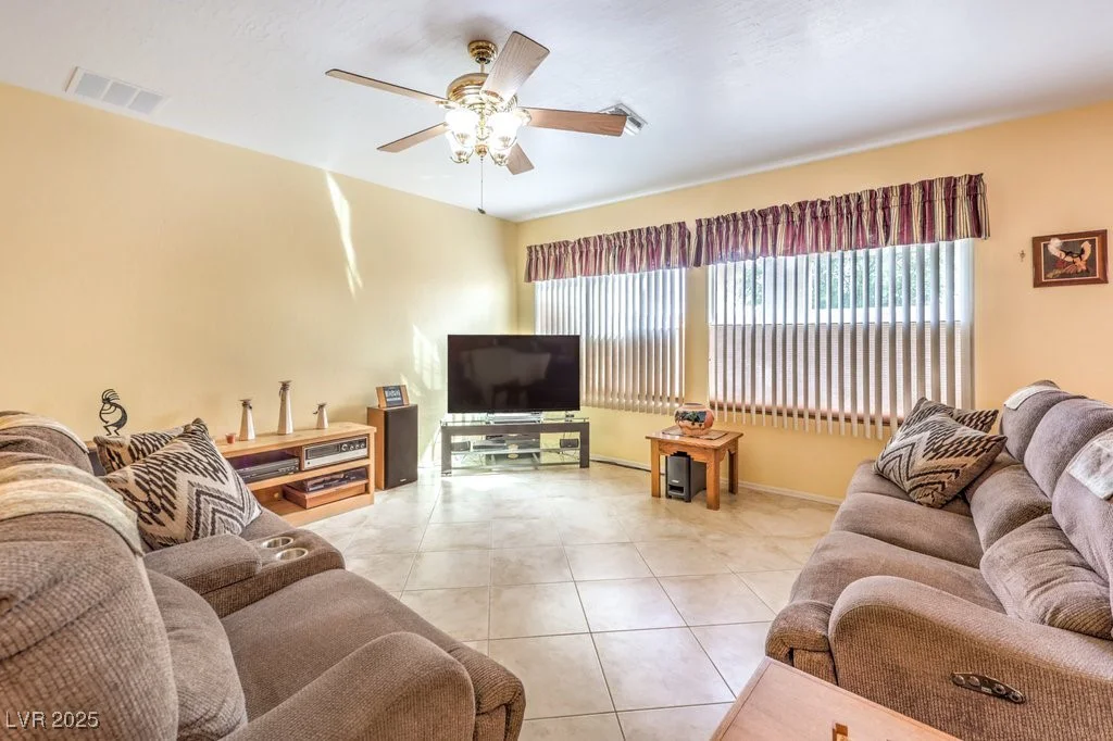 7824 Homing Pigeon, North Las Vegas, NV 89084