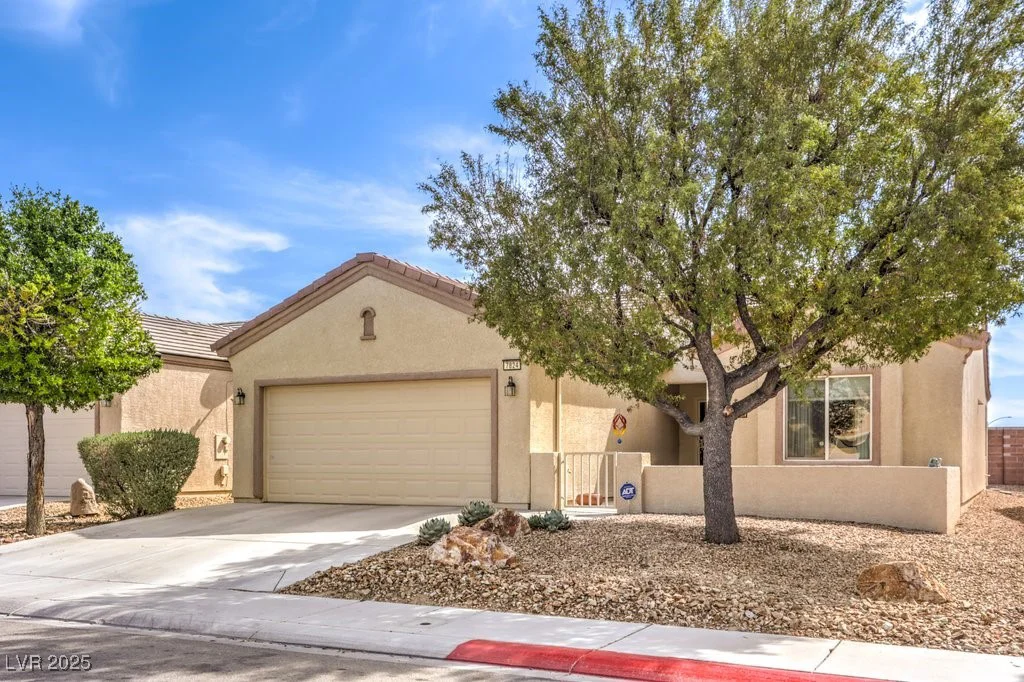 7824 Homing Pigeon, North Las Vegas, NV 89084