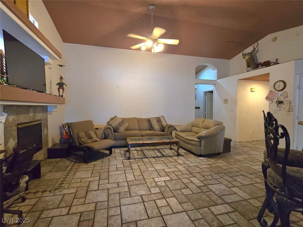 6435 Heatherton, Las Vegas, NV 89110