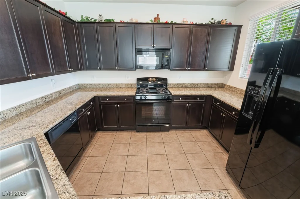 9636 Salford Isle, Las Vegas, NV 89123