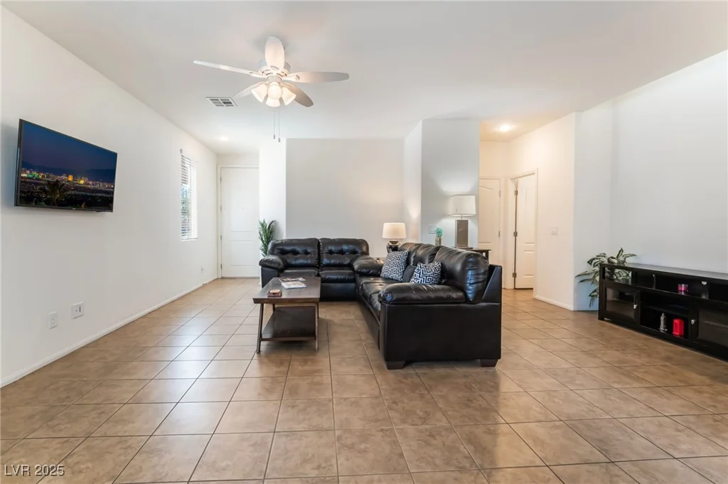 9636 Salford Isle, Las Vegas, NV 89123
