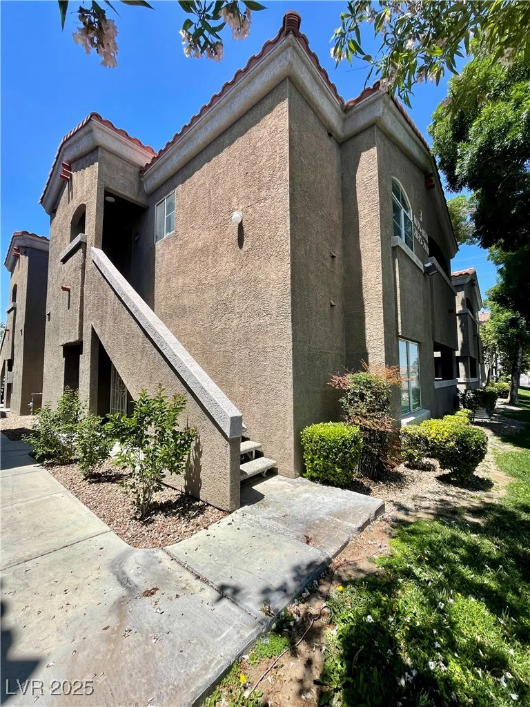 5525 Flamingo, Las Vegas, NV 89103