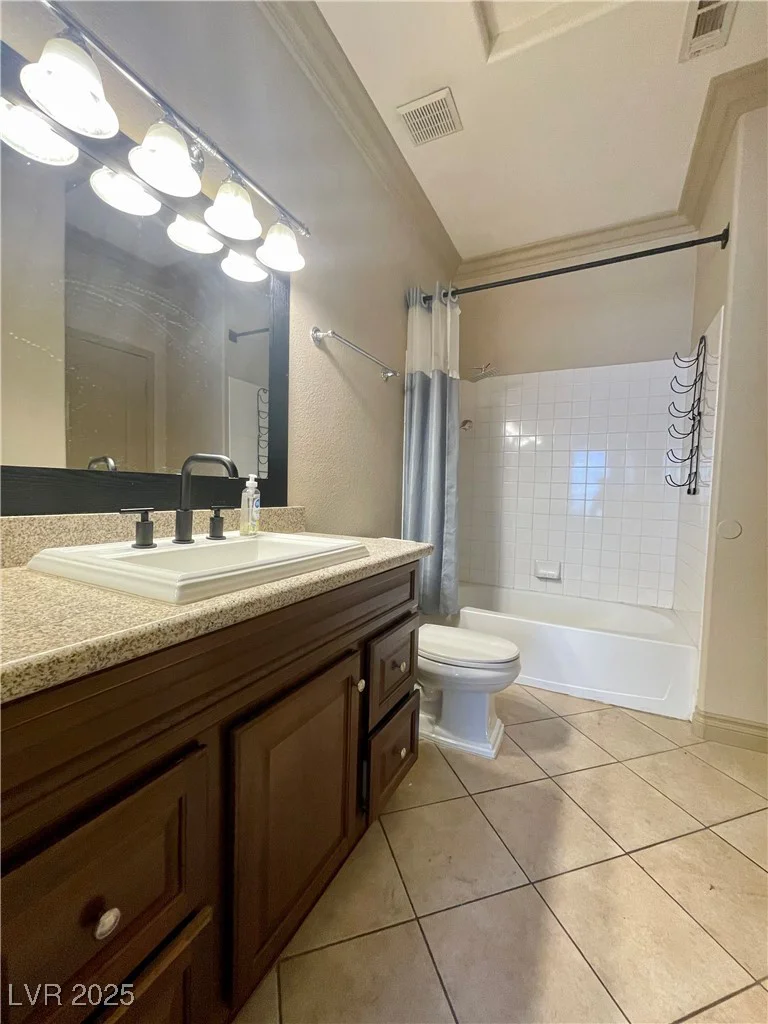 5525 Flamingo, Las Vegas, NV 89103