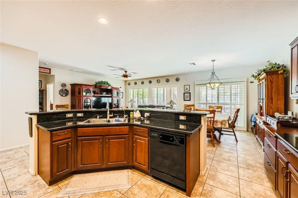 2213 Carrier Dove, North Las Vegas, NV 89084