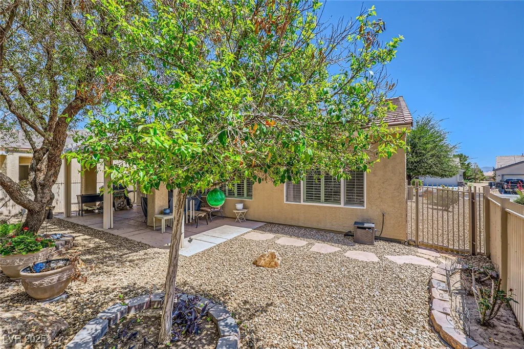 2213 Carrier Dove, North Las Vegas, NV 89084