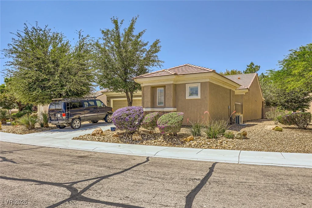 2213 Carrier Dove, North Las Vegas, NV 89084