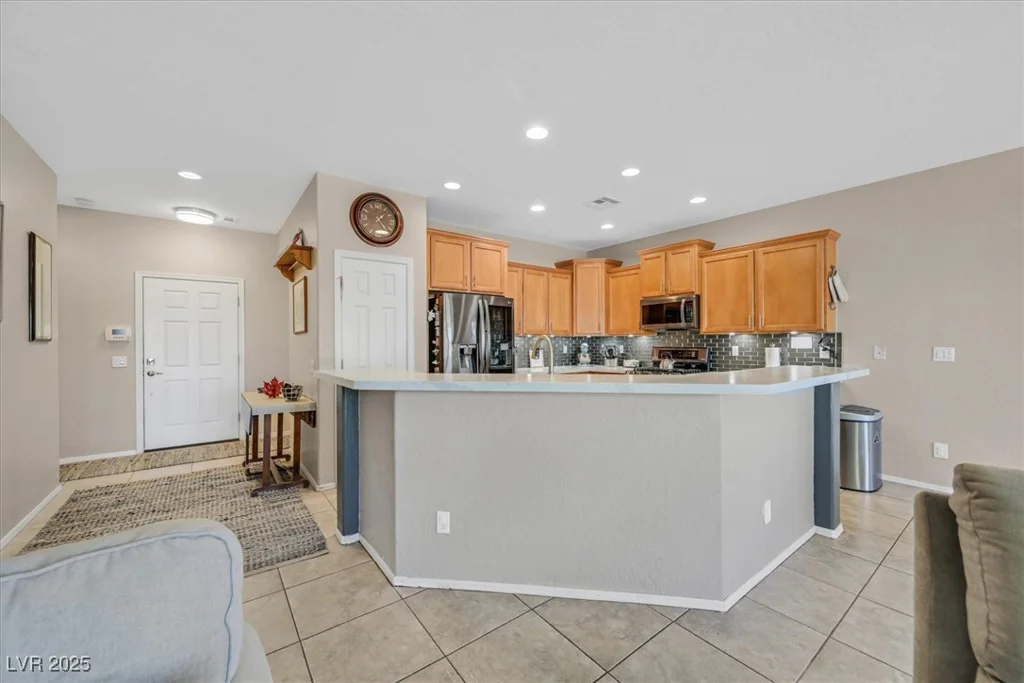 6072 CANTER GLEN, Las Vegas, NV 89122
