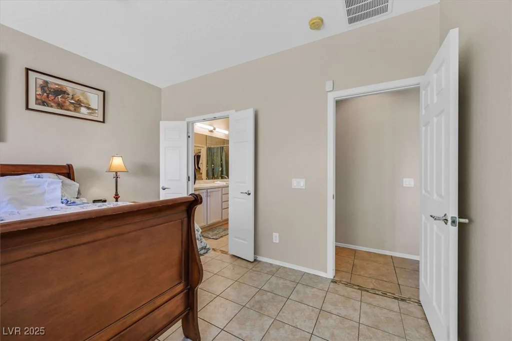 6072 CANTER GLEN, Las Vegas, NV 89122