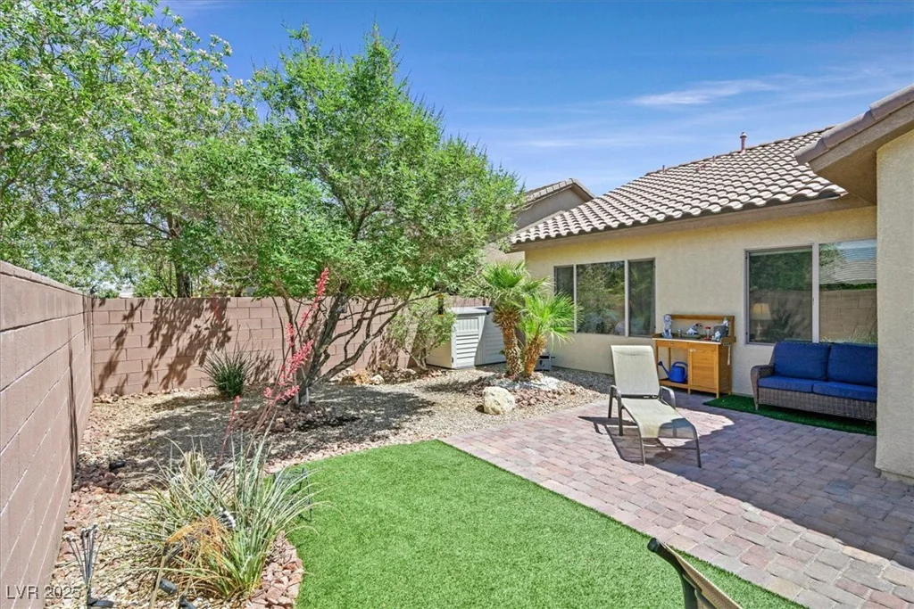 6072 CANTER GLEN, Las Vegas, NV 89122