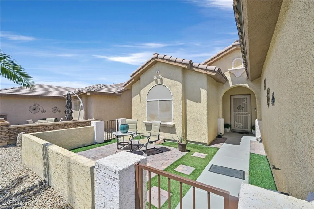 6072 CANTER GLEN, Las Vegas, NV 89122