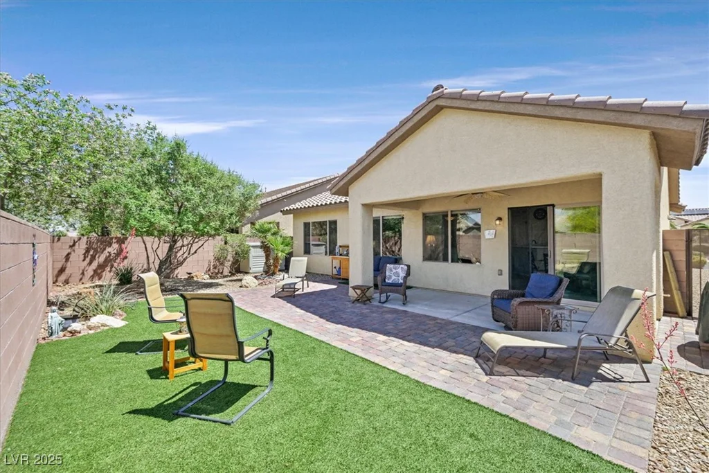 6072 CANTER GLEN, Las Vegas, NV 89122