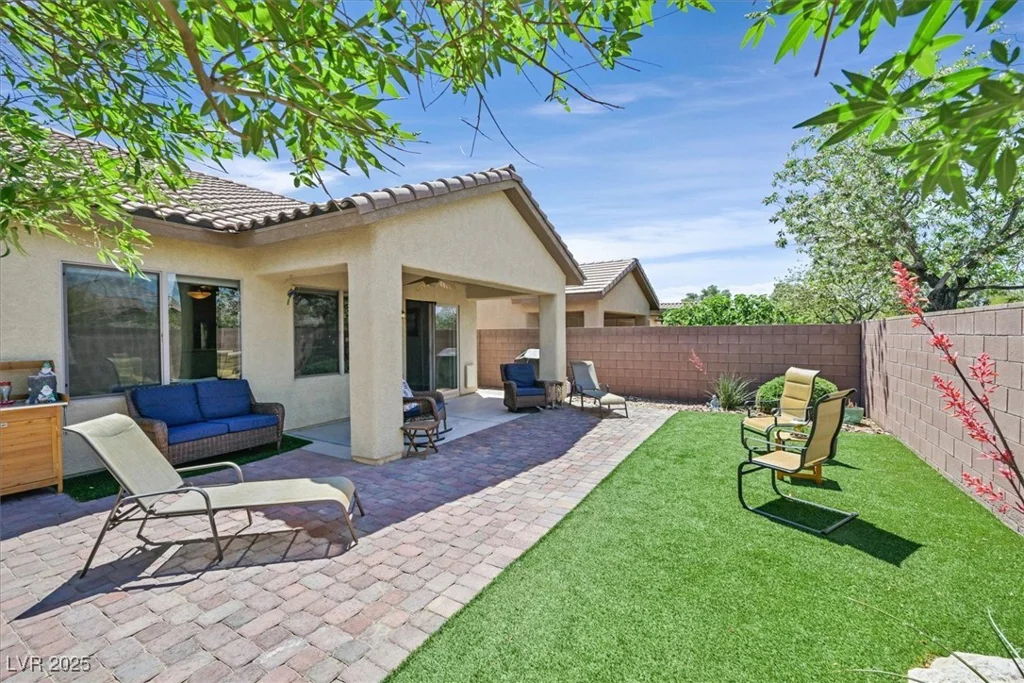 6072 CANTER GLEN, Las Vegas, NV 89122