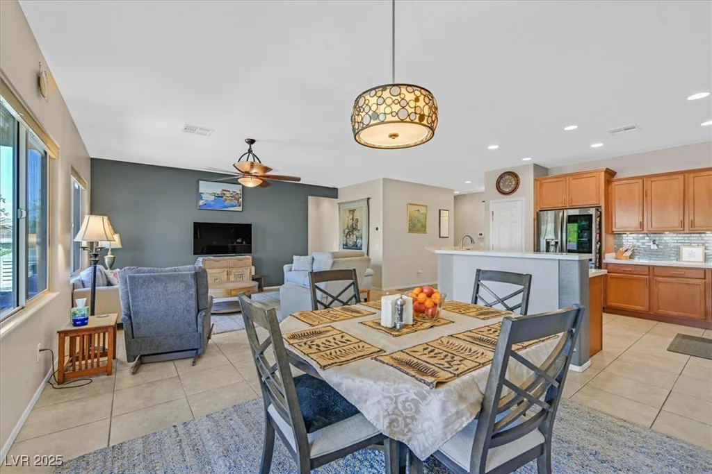 6072 CANTER GLEN, Las Vegas, NV 89122