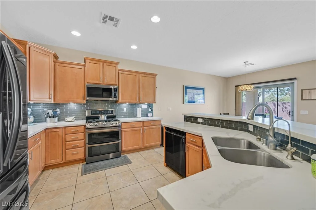 6072 CANTER GLEN, Las Vegas, NV 89122