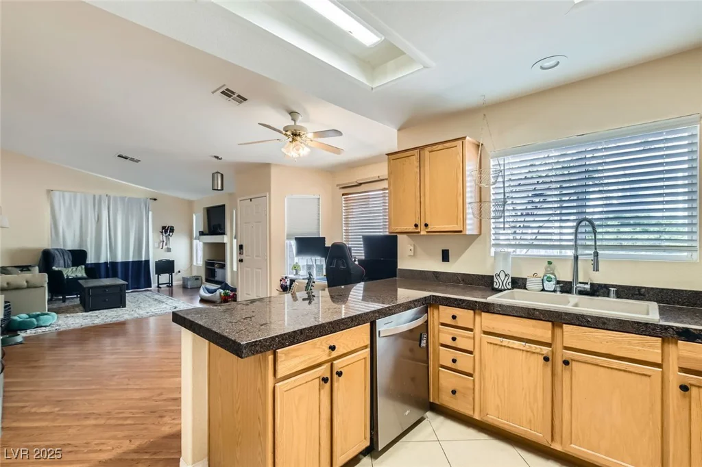 7705 Granberg, Las Vegas, NV 89131