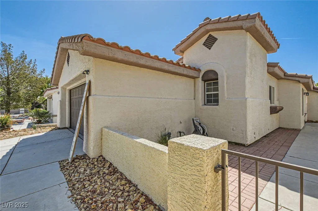 7705 Granberg, Las Vegas, NV 89131