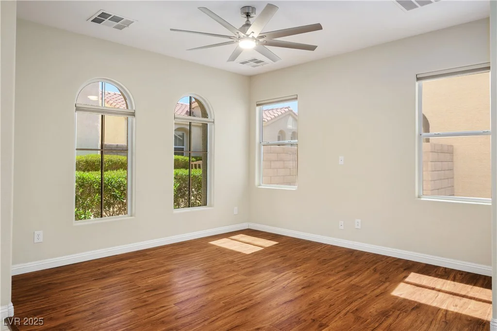 1024 Larkspur Point, Las Vegas, NV 89138